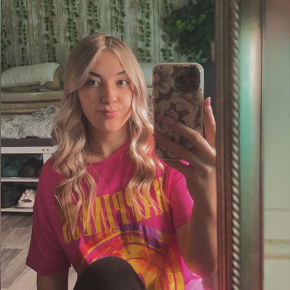 Meet your Posher, Alexis! - Picture 1 of 1